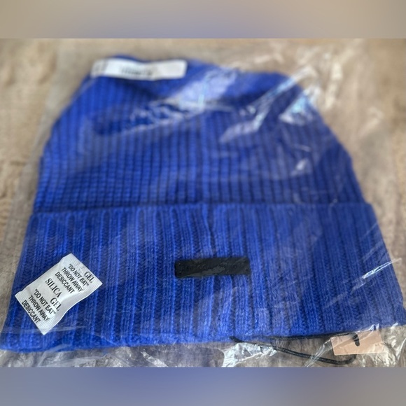 Rebecca Minkoff NWT Cobalt Blue Embroidered Star Beanie Rare main image 7